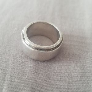 Sterling silver ring - size 5